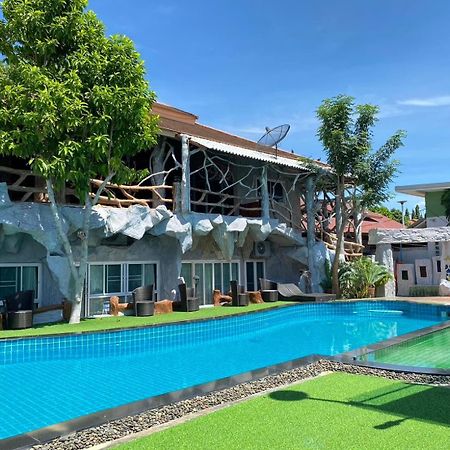 Suwanna Riverside Chainat Exterior photo