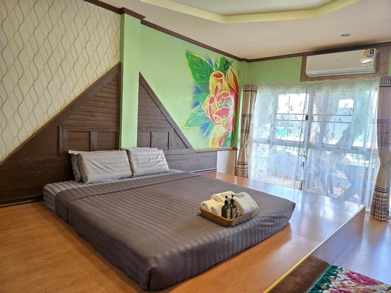 Suwanna Riverside Chainat Exterior photo