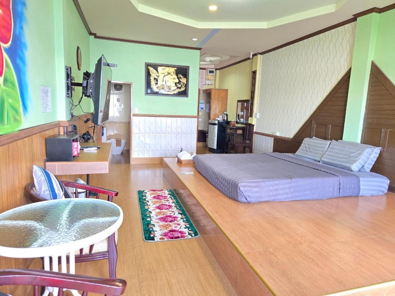 Suwanna Riverside Chainat Exterior photo