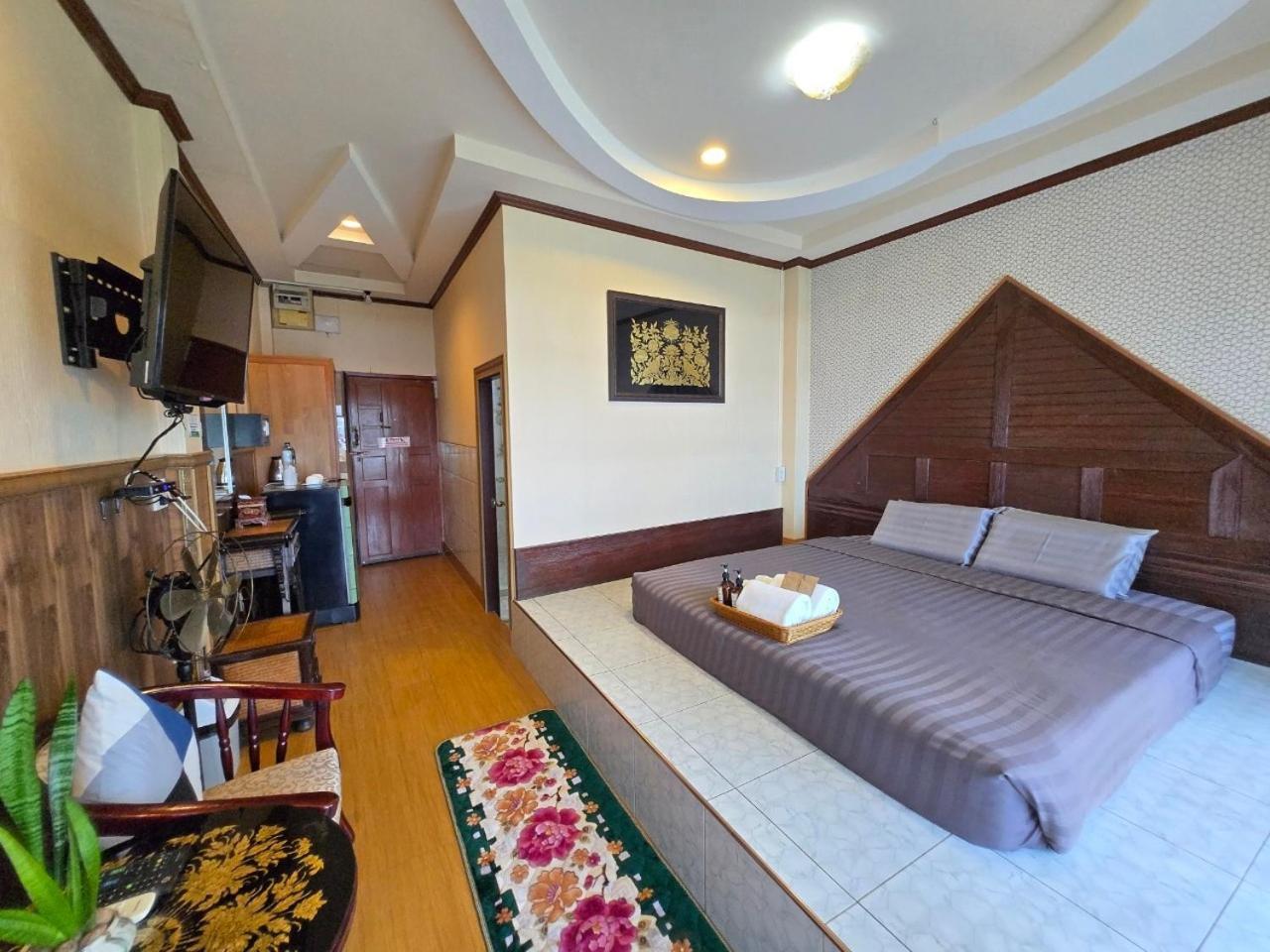 Suwanna Riverside Chainat Exterior photo