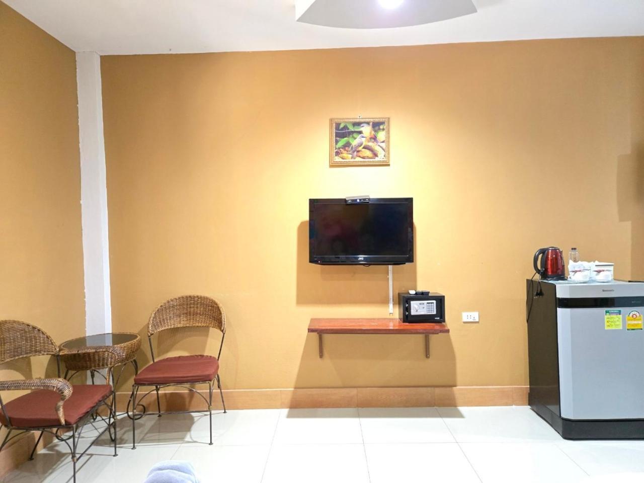 Suwanna Riverside Chainat Exterior photo