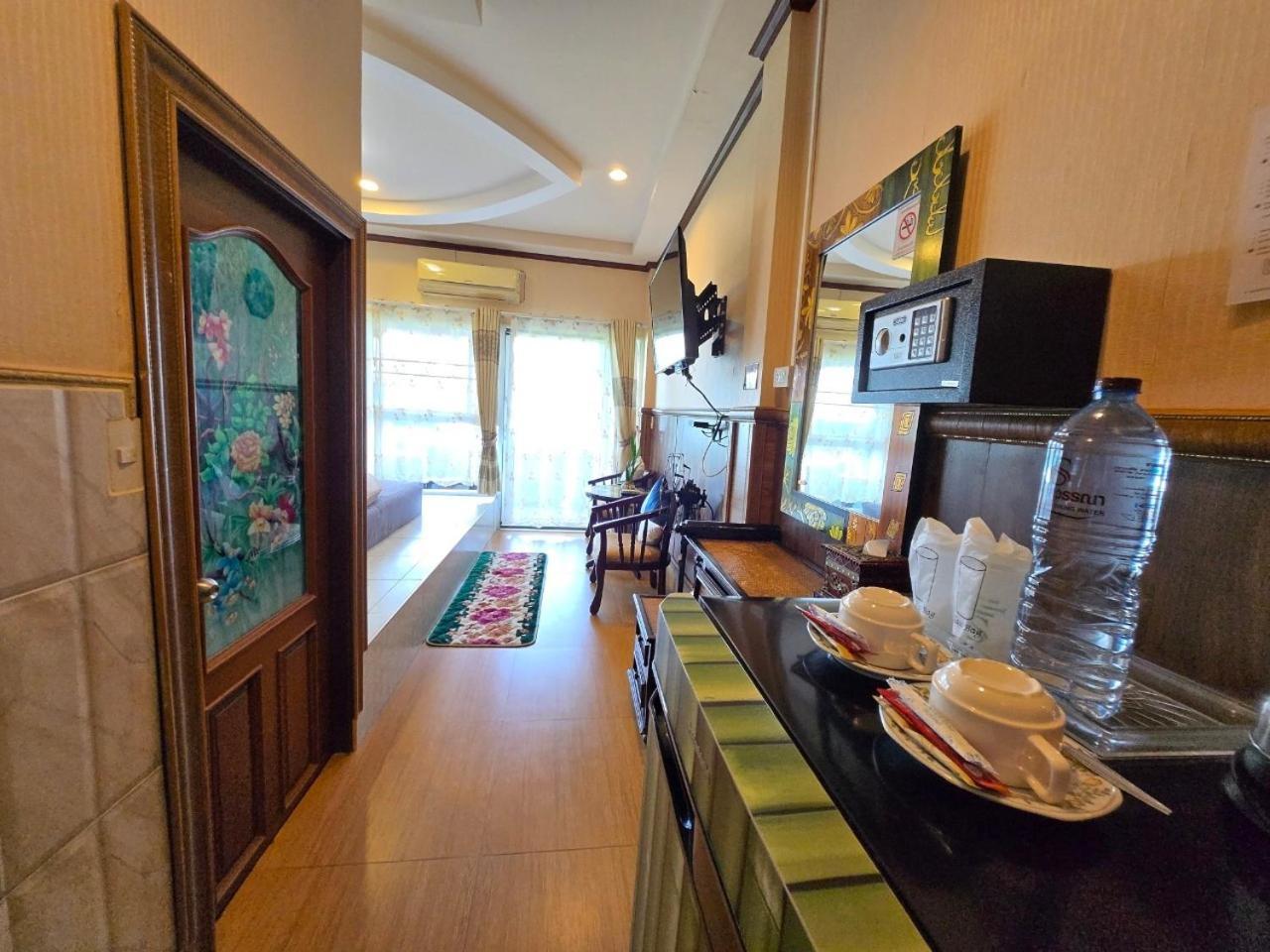 Suwanna Riverside Chainat Exterior photo